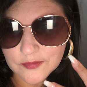 Meet your Posher, Serena